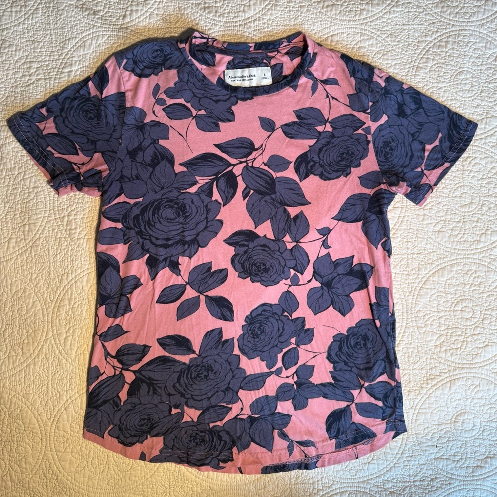 Abercrombie & Fitch Pink and Blue Floral Short Sleeve Tee